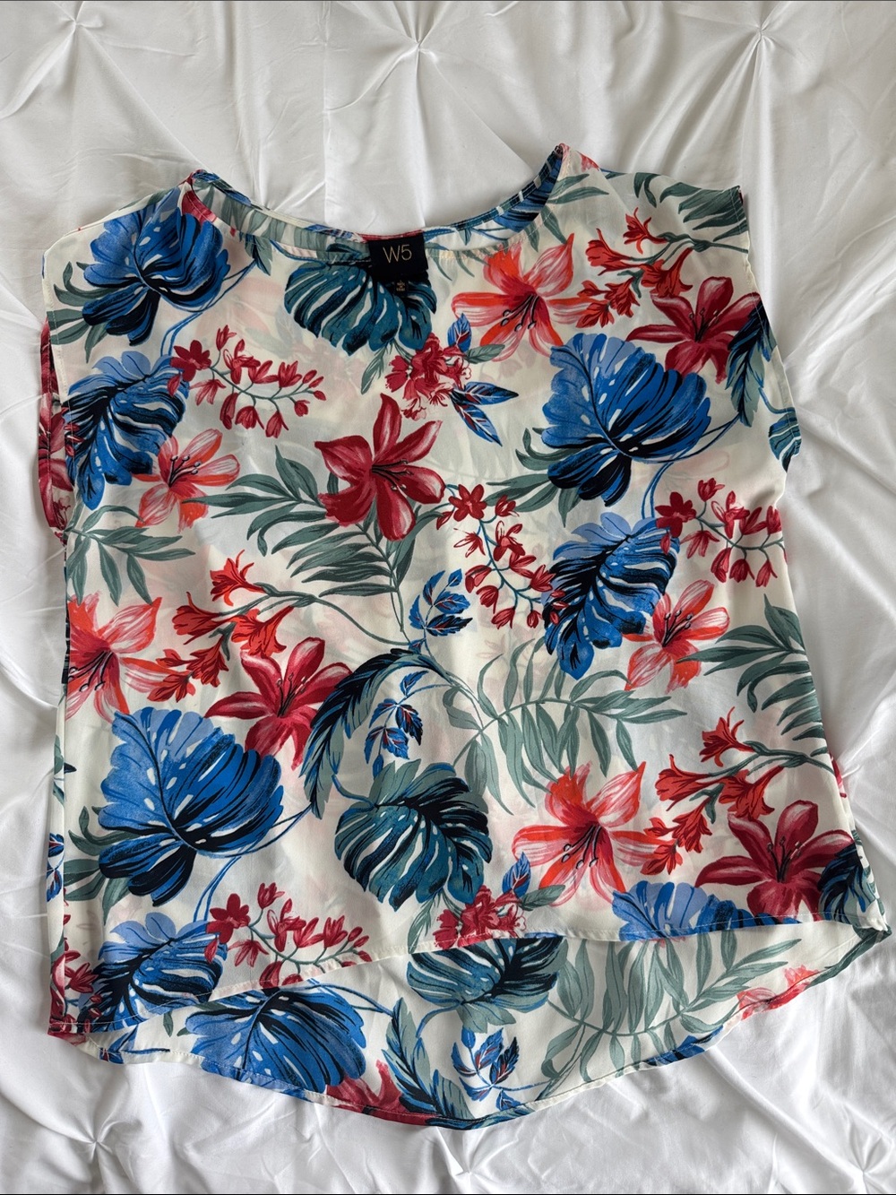 W5 Cream Tropical Floral Shell with Blue & Red Blooms